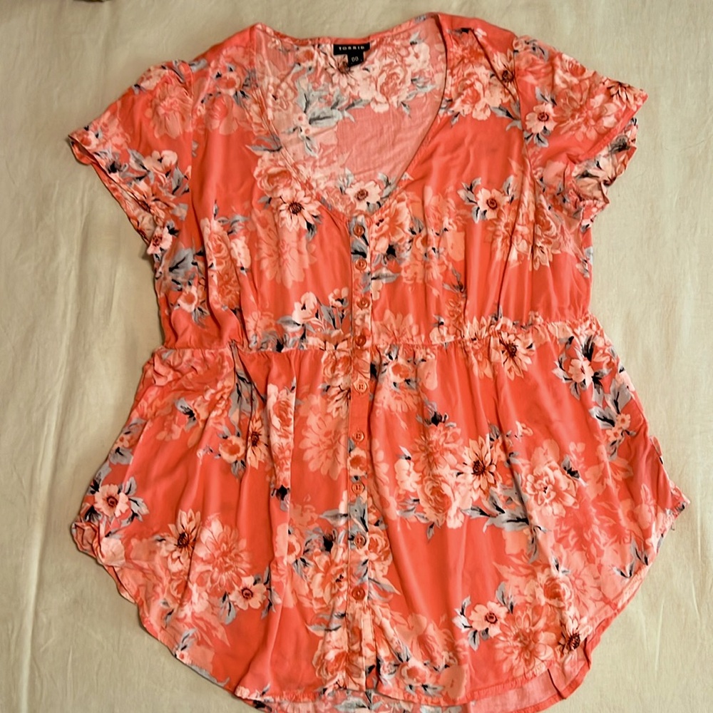 Torrid short sleeved empire top